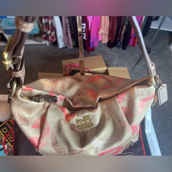 Authentic Coach bag - Picture 3 of 12